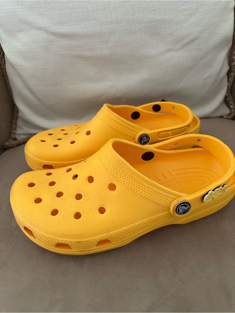 Justin Bieber Crocs Drew Classic Clog Shoe Marigold MISSING Charms men’s size 11